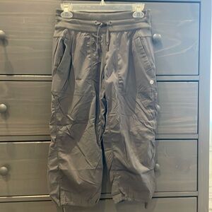 Size 4 Lululemon capris